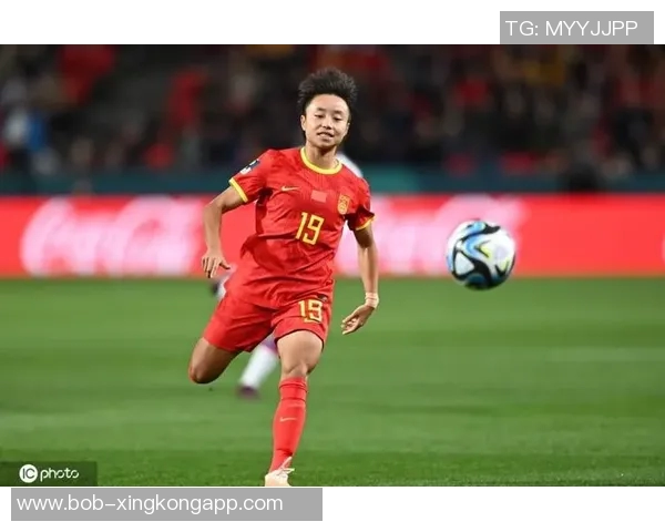 中国女足半场落后苏格兰三球张琳艳破门朱钰遭遇两次吊射失误