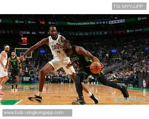 布朗在美国男篮落选后展现巅峰状态引发热议与期待