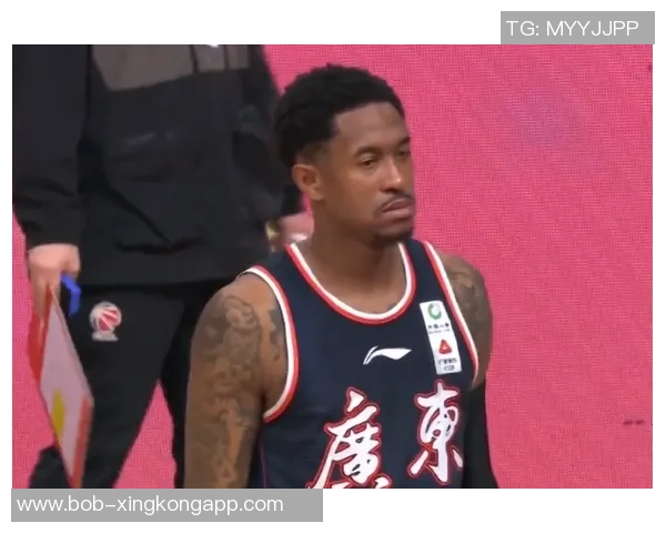 夸梅年过四十仍坚持比赛却不应抱怨裁判影响队友心态